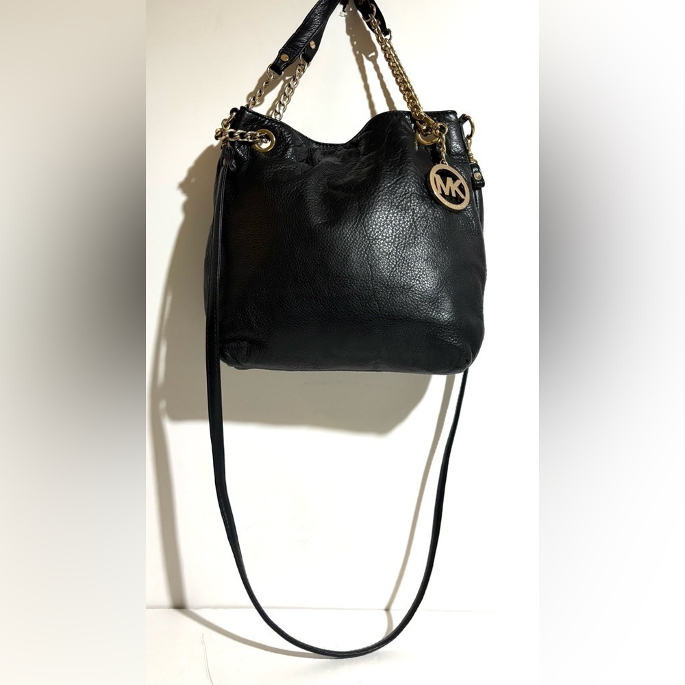 Michael Kors Black and Gold Shoulder Bag with Luxurious Design